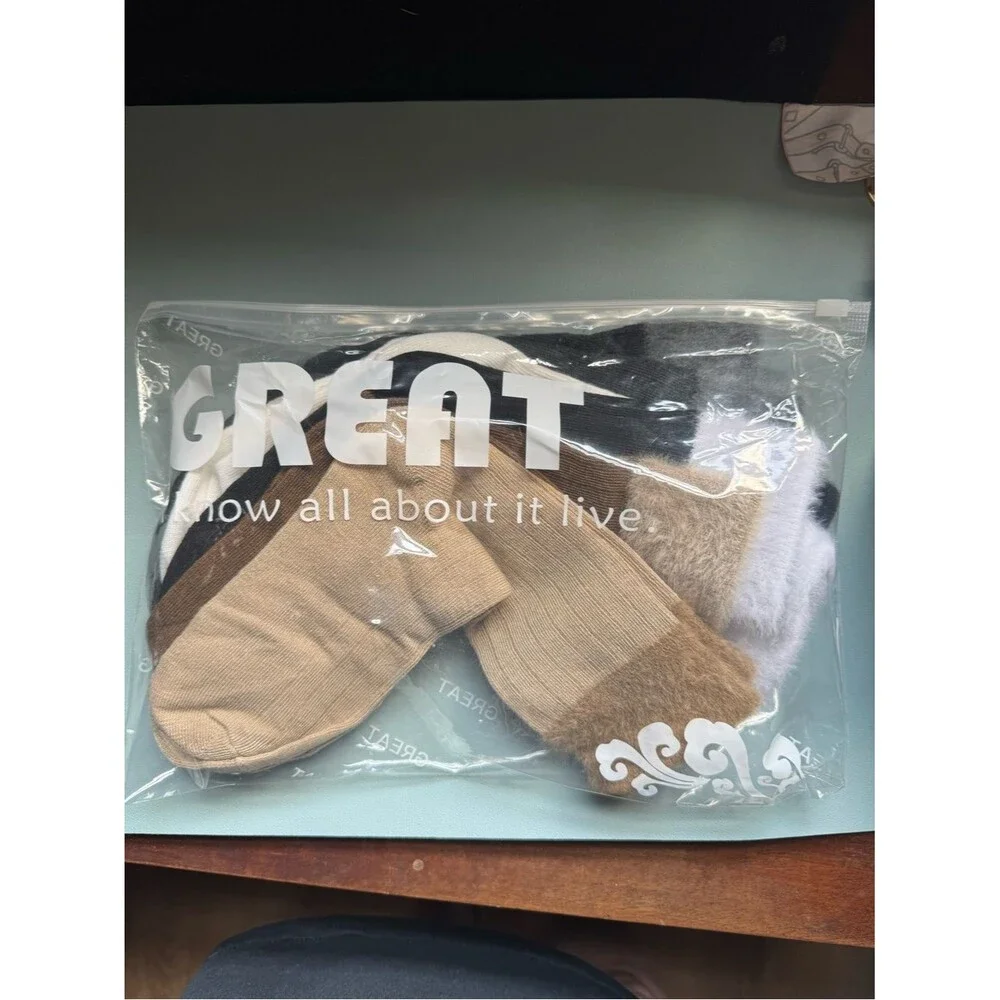 NWT Fuzzy Faux Fur Cuff Ribbed Crew Socks Multipack (5 Pairs)